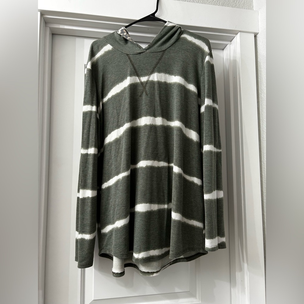 7th Roy sage green and cheetah oversized sweater. Size XL
